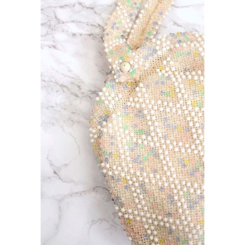 SOLD ON ETSY! 💔 1960s pastel beaded wristlet - Picture 4 of 8